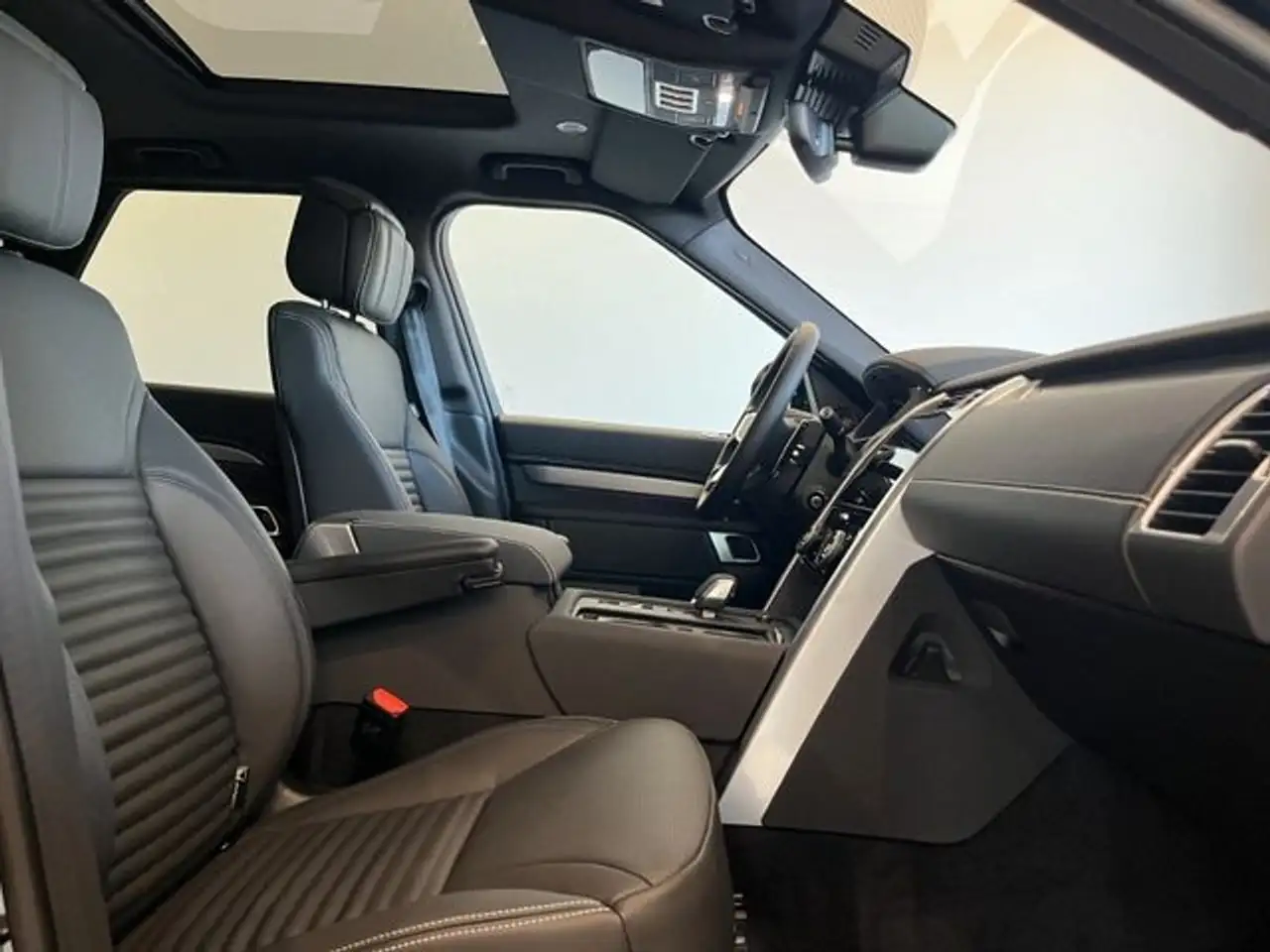 Land Rover Discovery 5 3