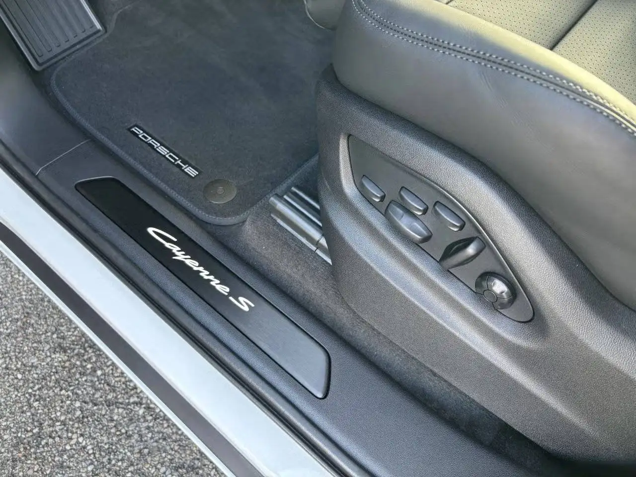 Porsche Cayenne 16