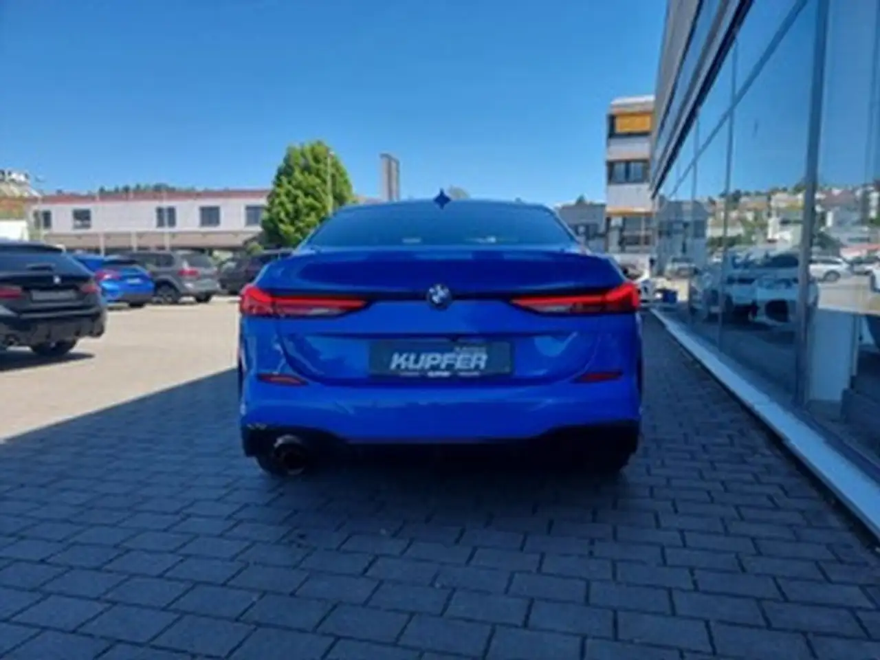 BMW 218 i 9