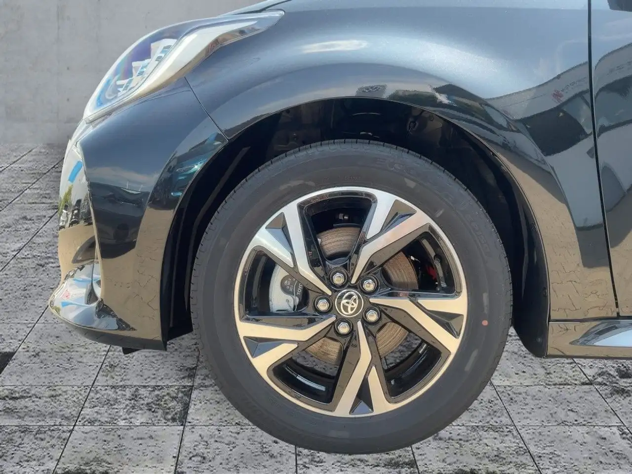 Toyota Yaris 8