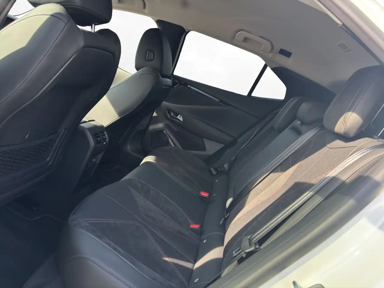 DS Automobiles DS 4 10