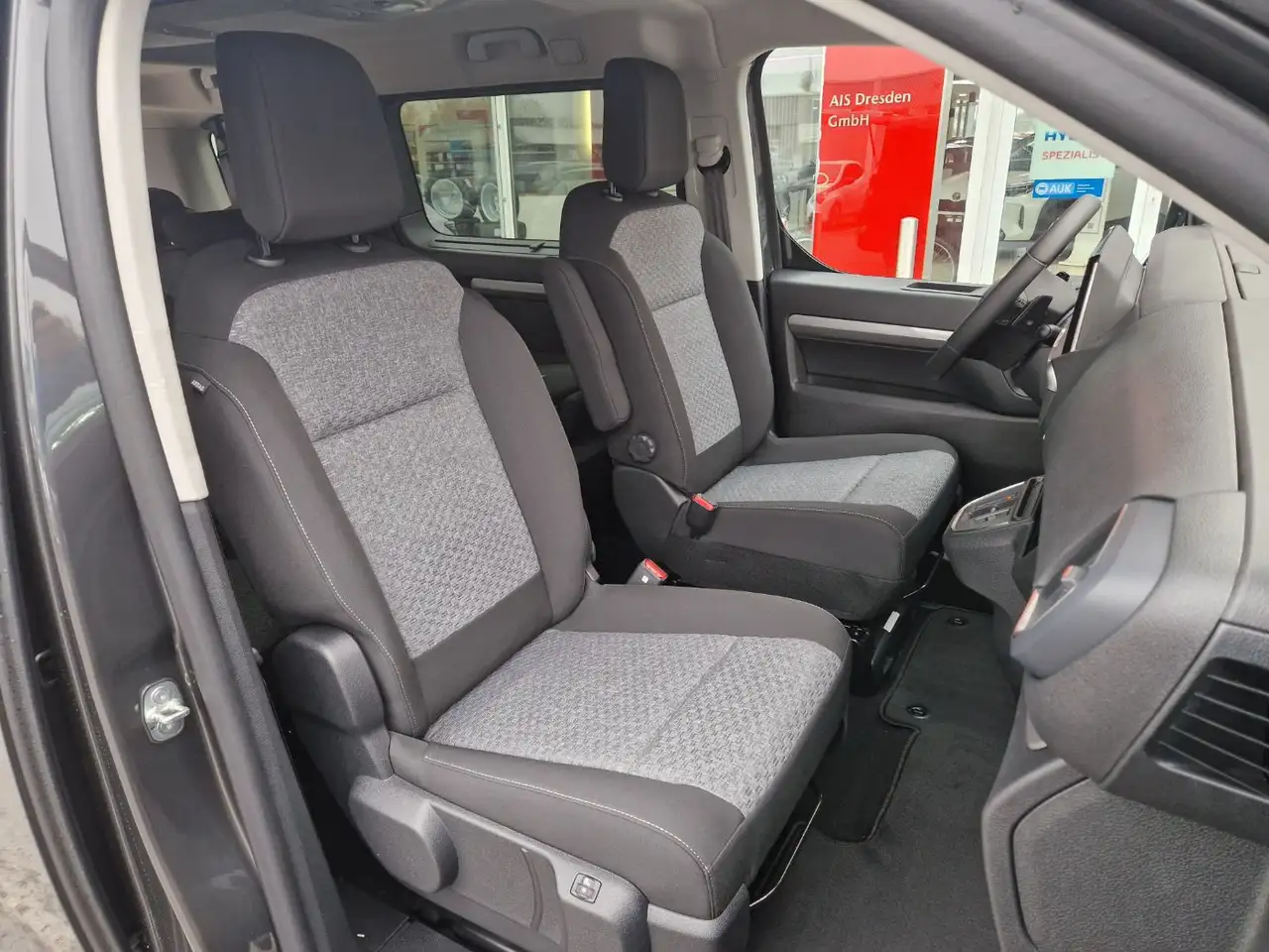 Toyota Proace 14