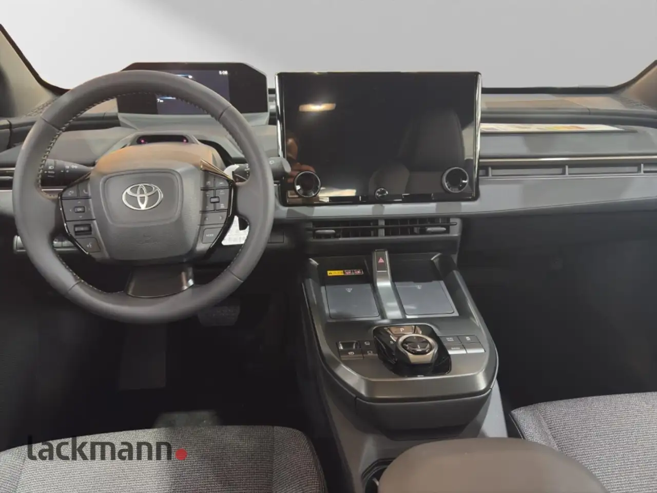 Toyota bZ4X 10