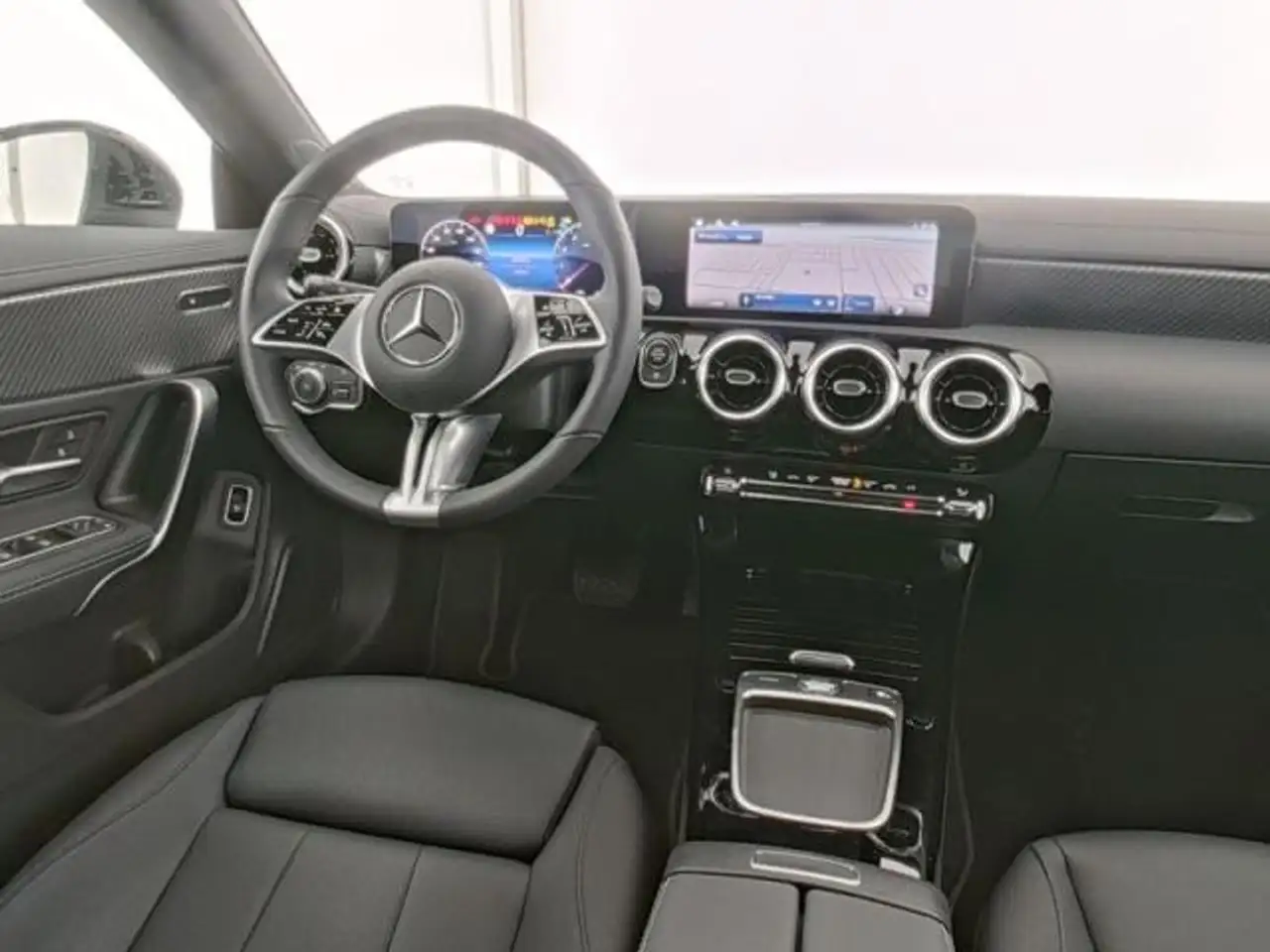 Mercedes-Benz CLA 200 5