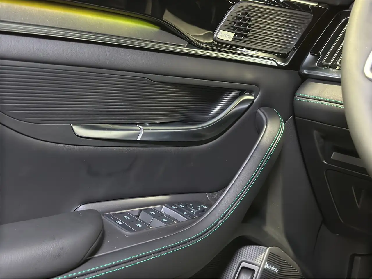 BYD Seal 8