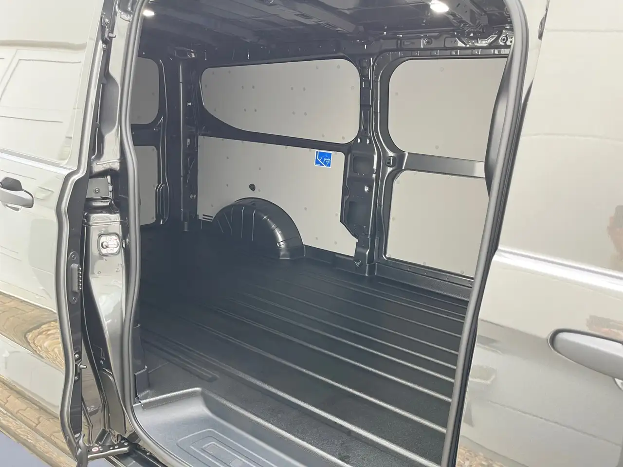 Ford Transit 8