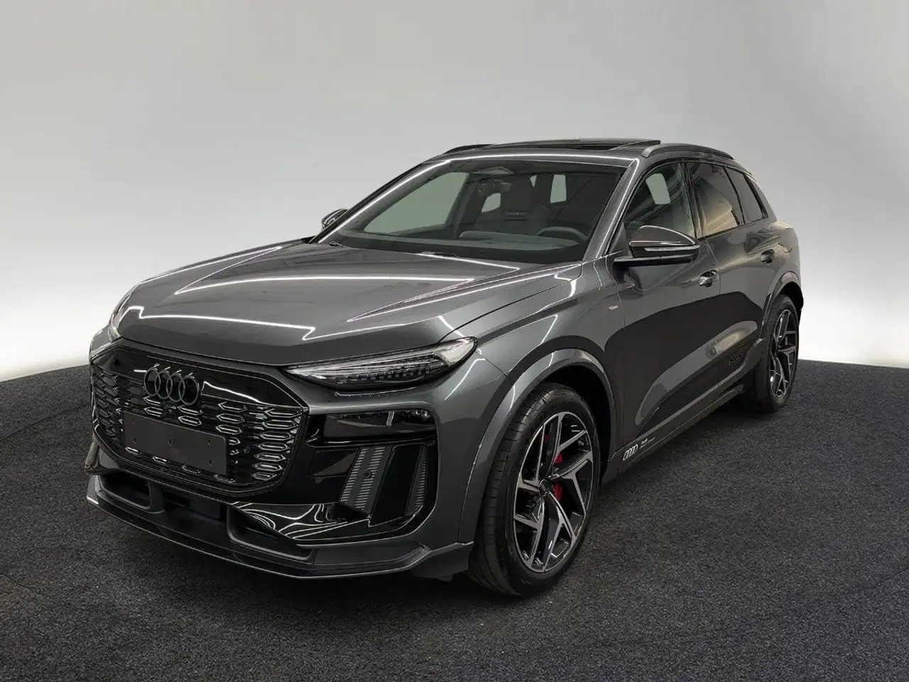 Audi Q6 3