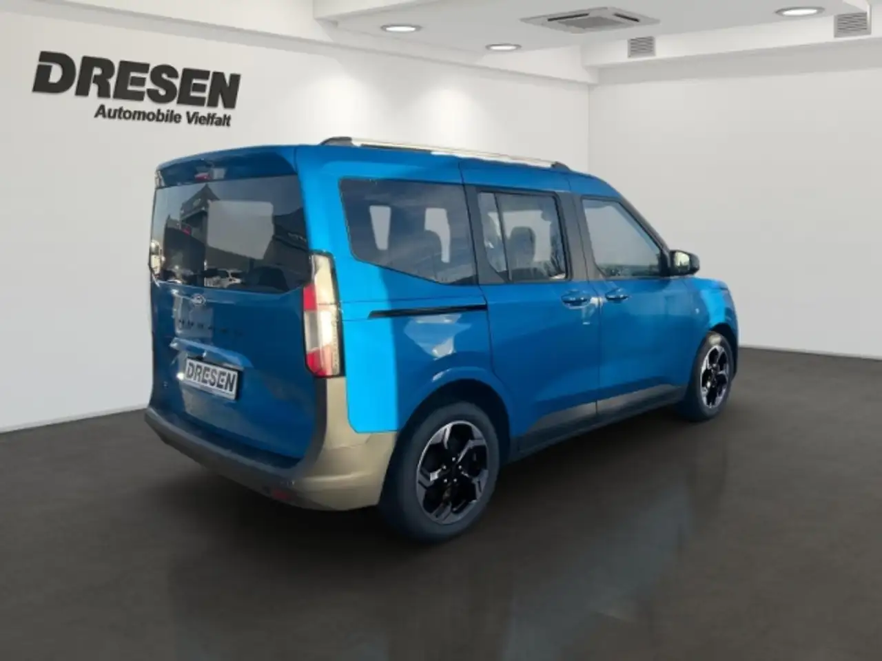 Ford Tourneo 4