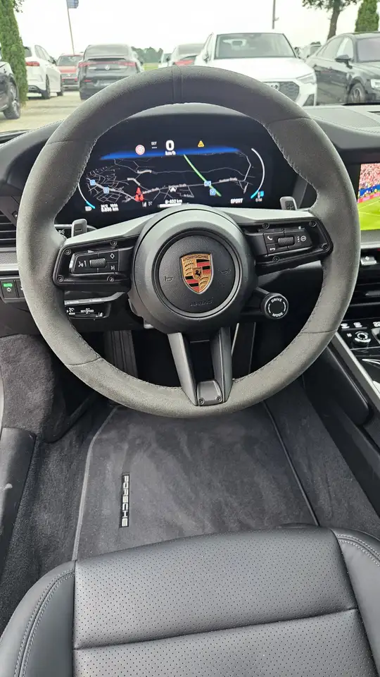 Porsche 992 9
