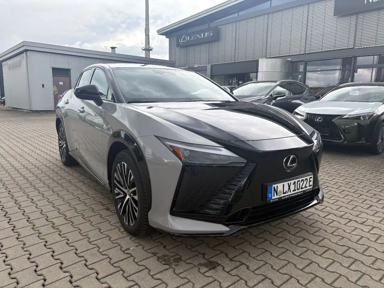 Lexus RZ 2