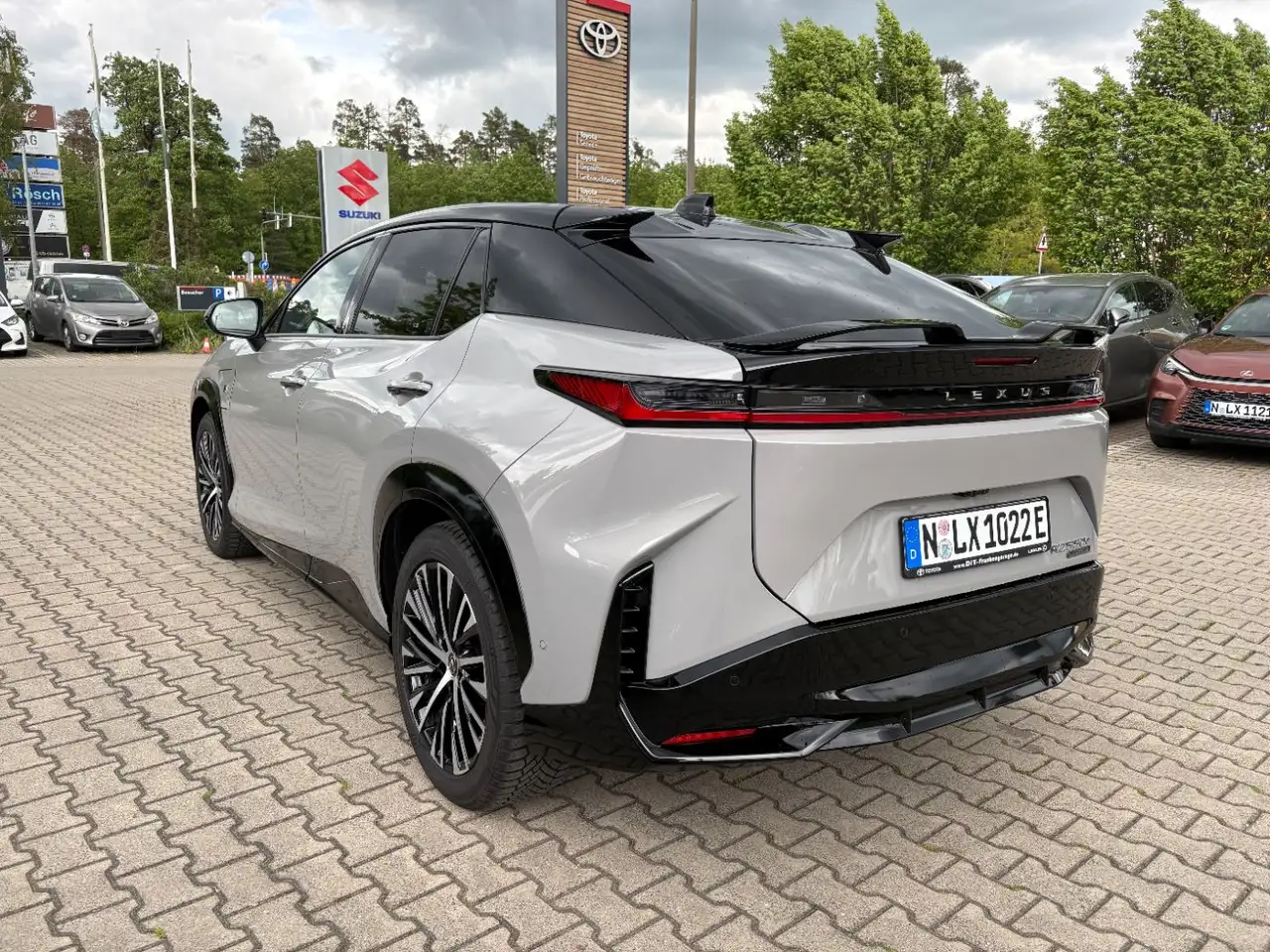 Lexus RZ 4