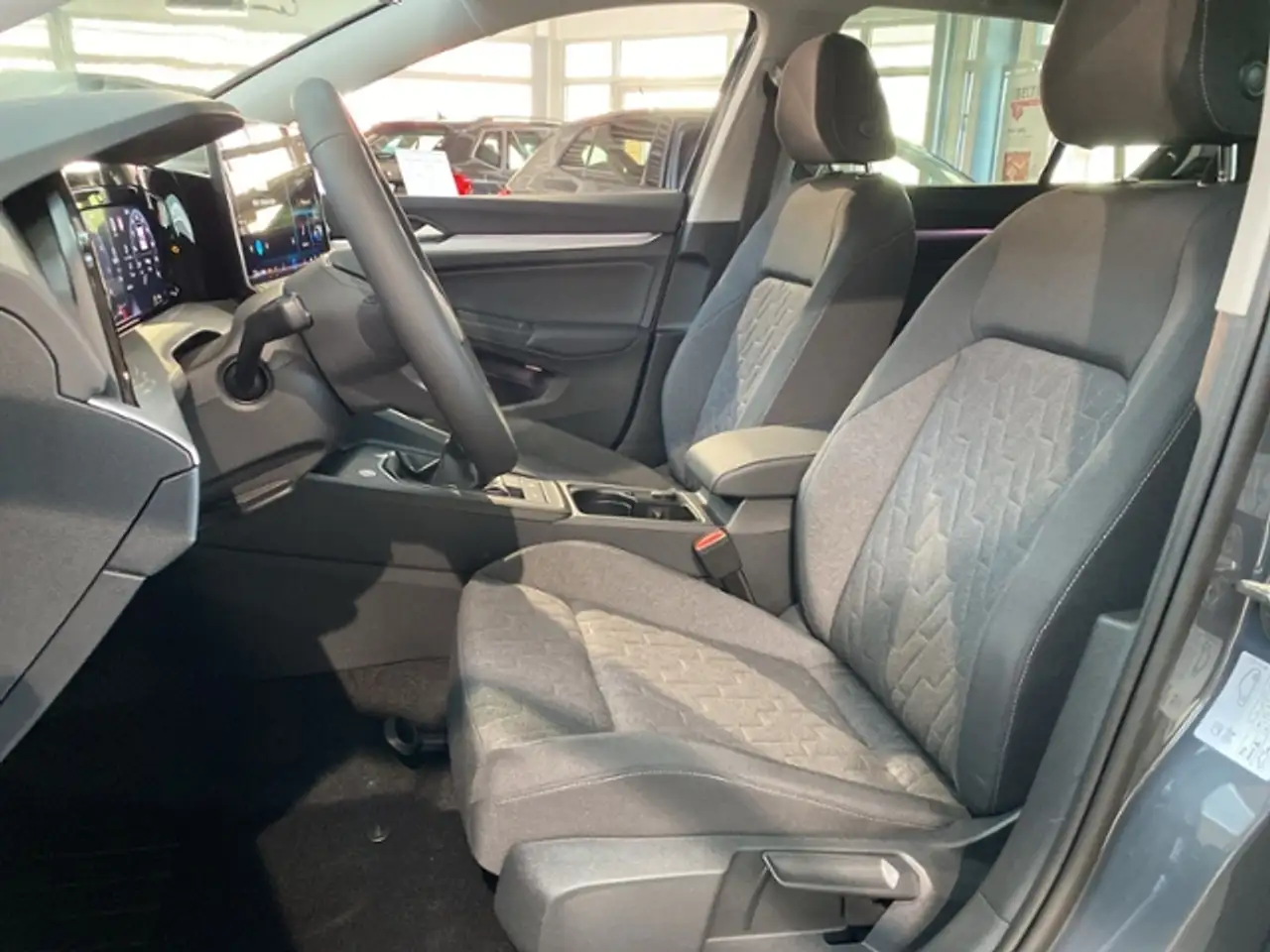 Volkswagen Golf VIII 9