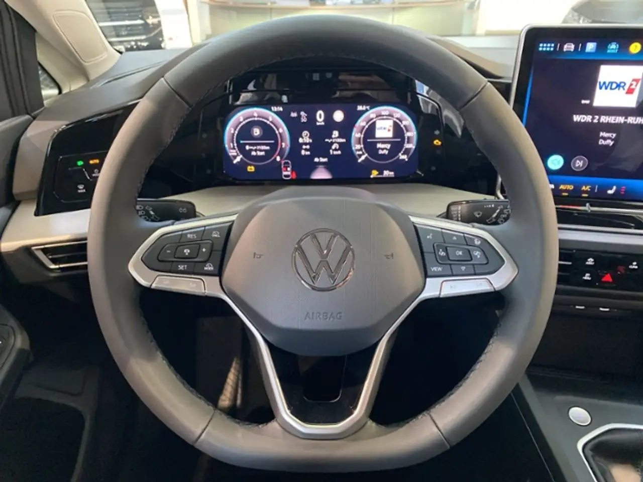 Volkswagen Golf VIII 13