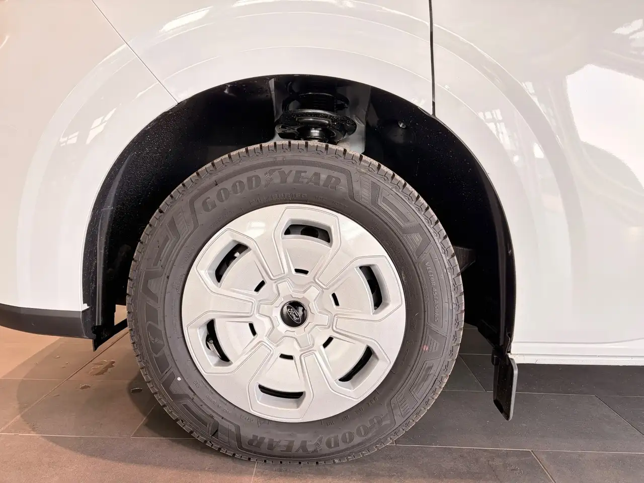 Ford Transit 8