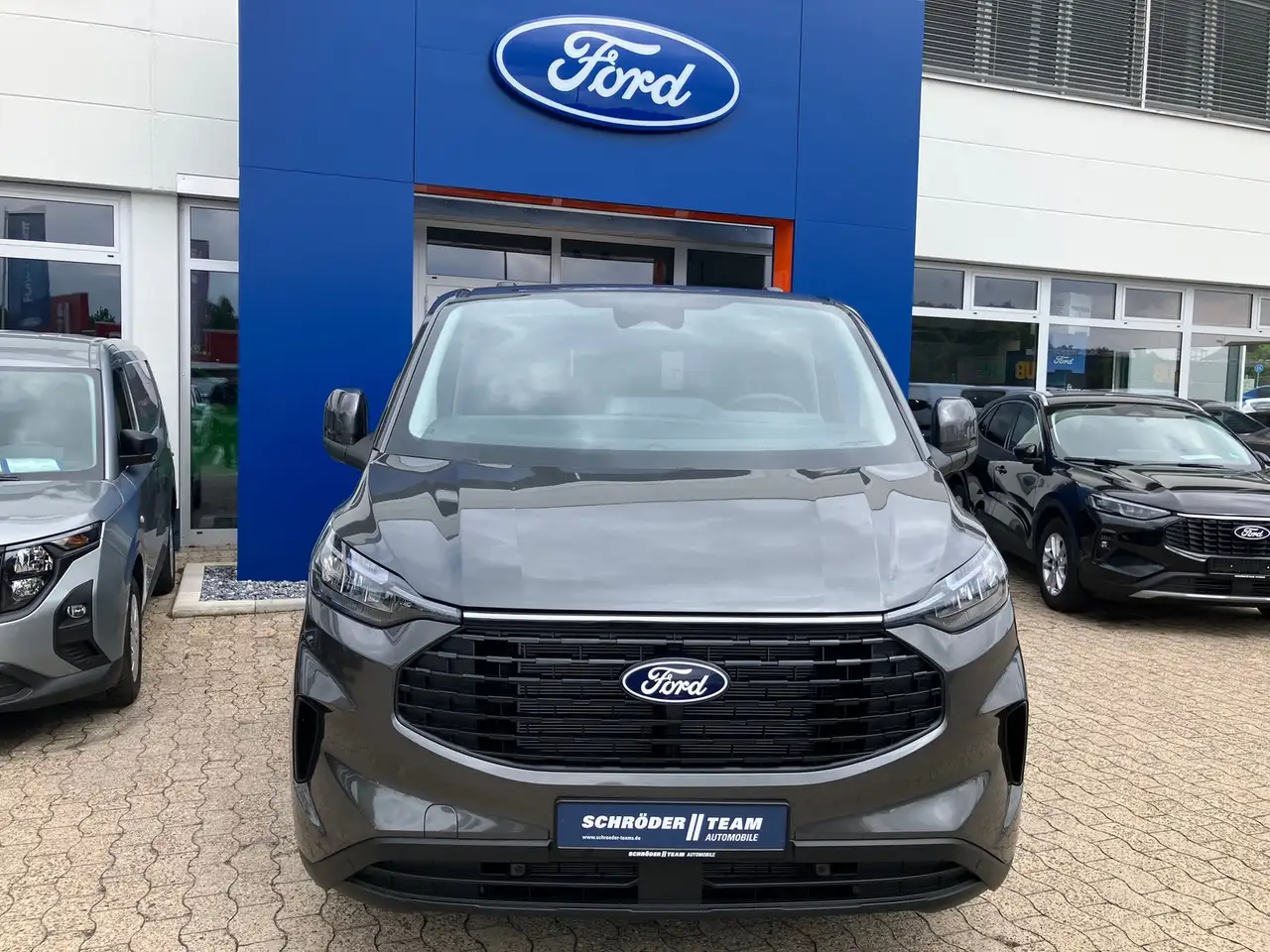 Ford Tourneo 8