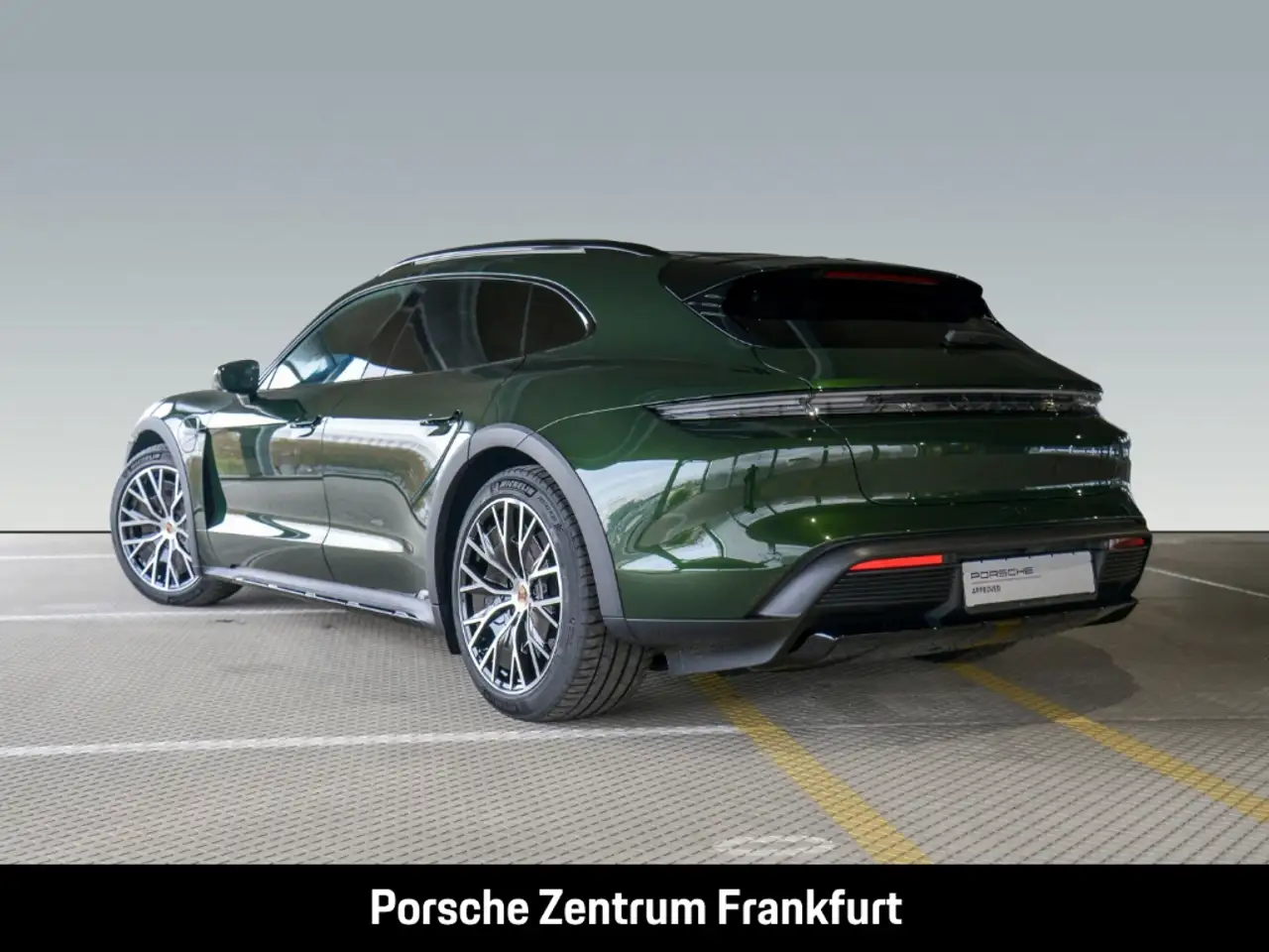 Porsche Taycan 4 3