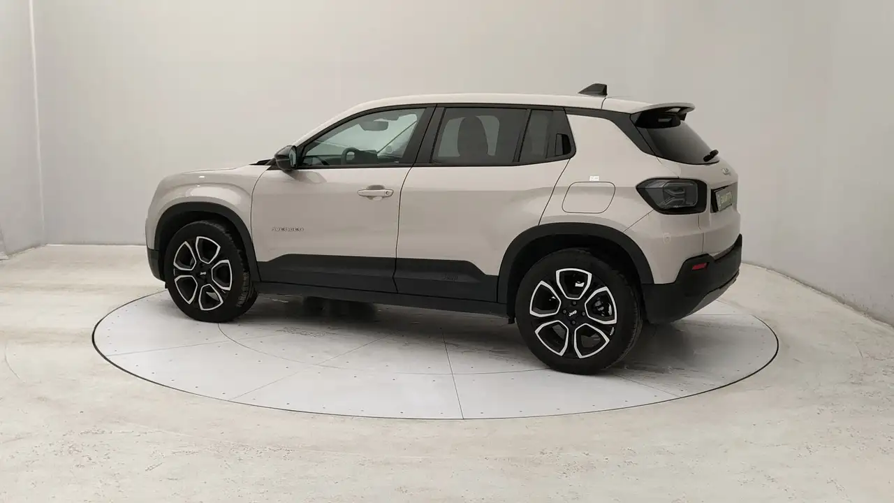 Jeep Avenger 5