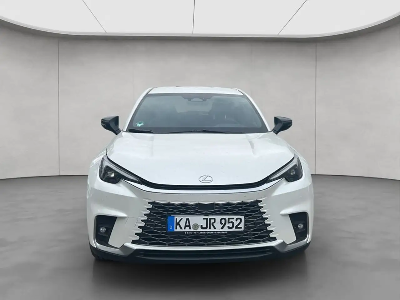 Lexus LBX 9