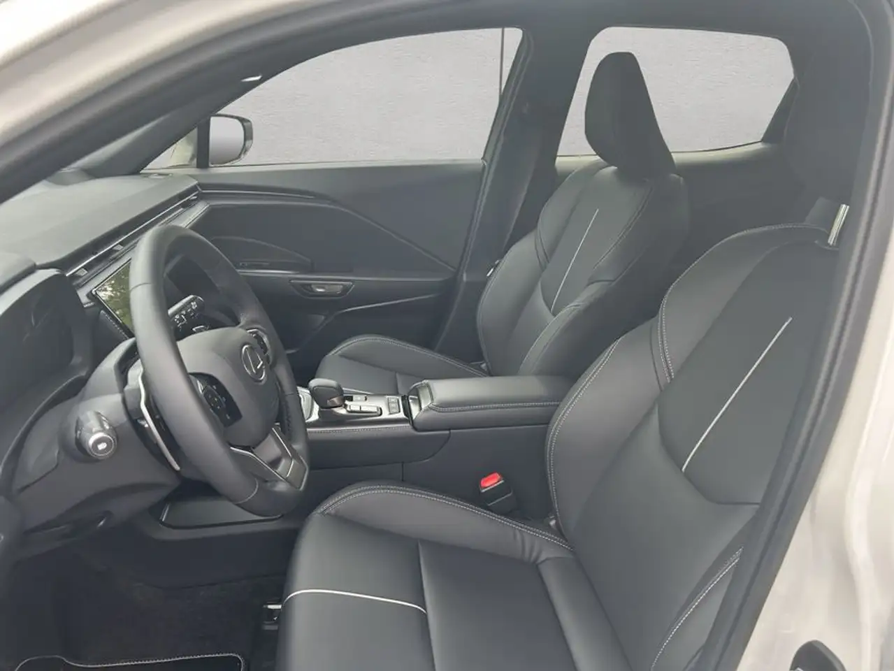 Lexus LBX 10