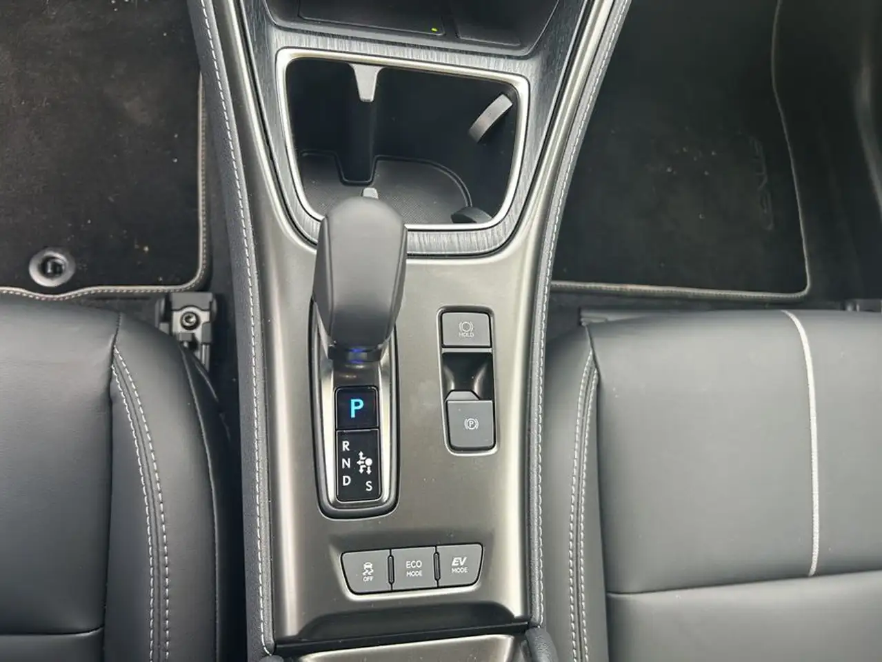Lexus LBX 14