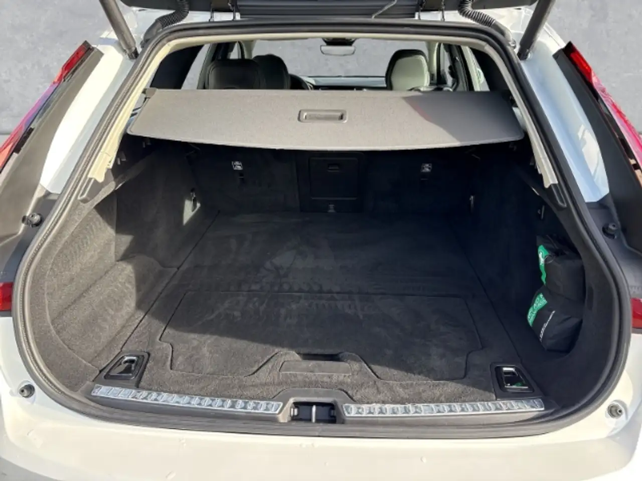 Volvo V90 10