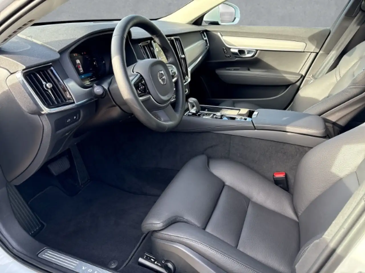 Volvo V90 11