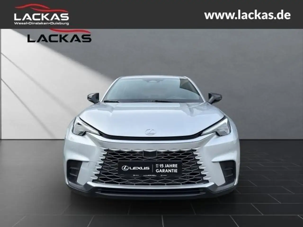 Lexus LBX 8