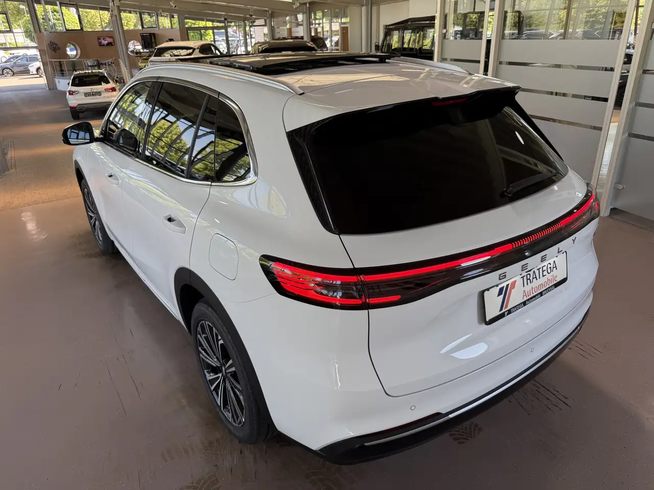 Geely Starray EM-i 12