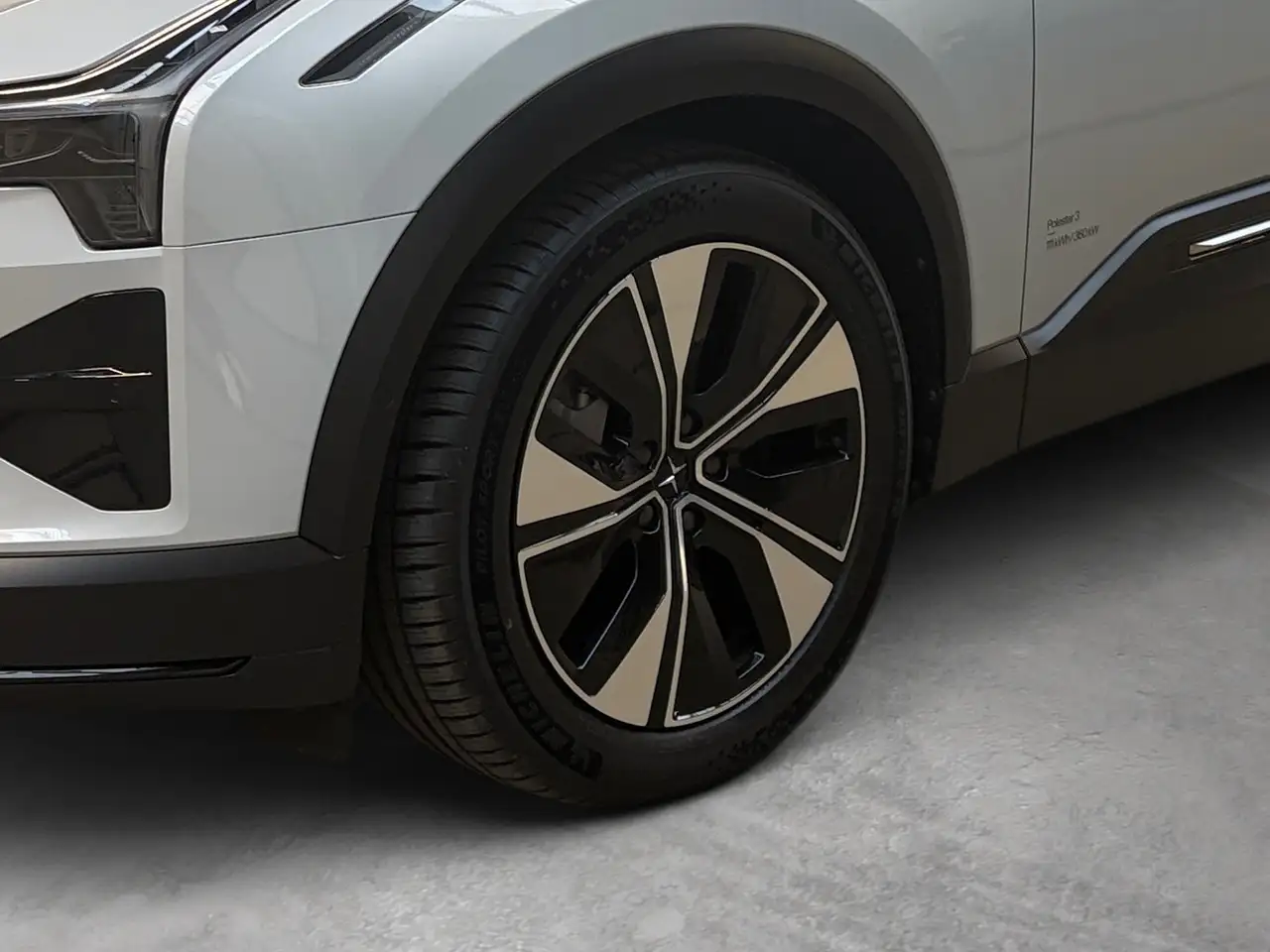 Polestar 3 6