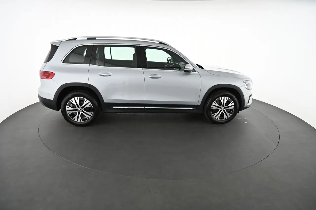 Mercedes-Benz GLB 200 6