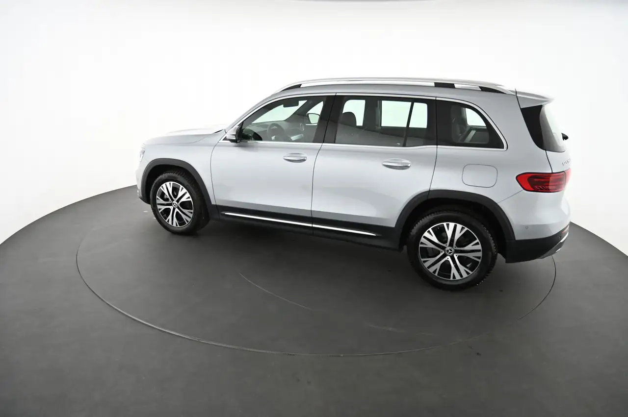 Mercedes-Benz GLB 200 7