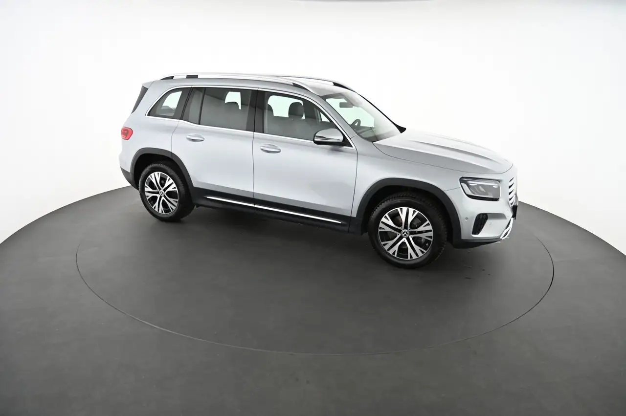 Mercedes-Benz GLB 200 8