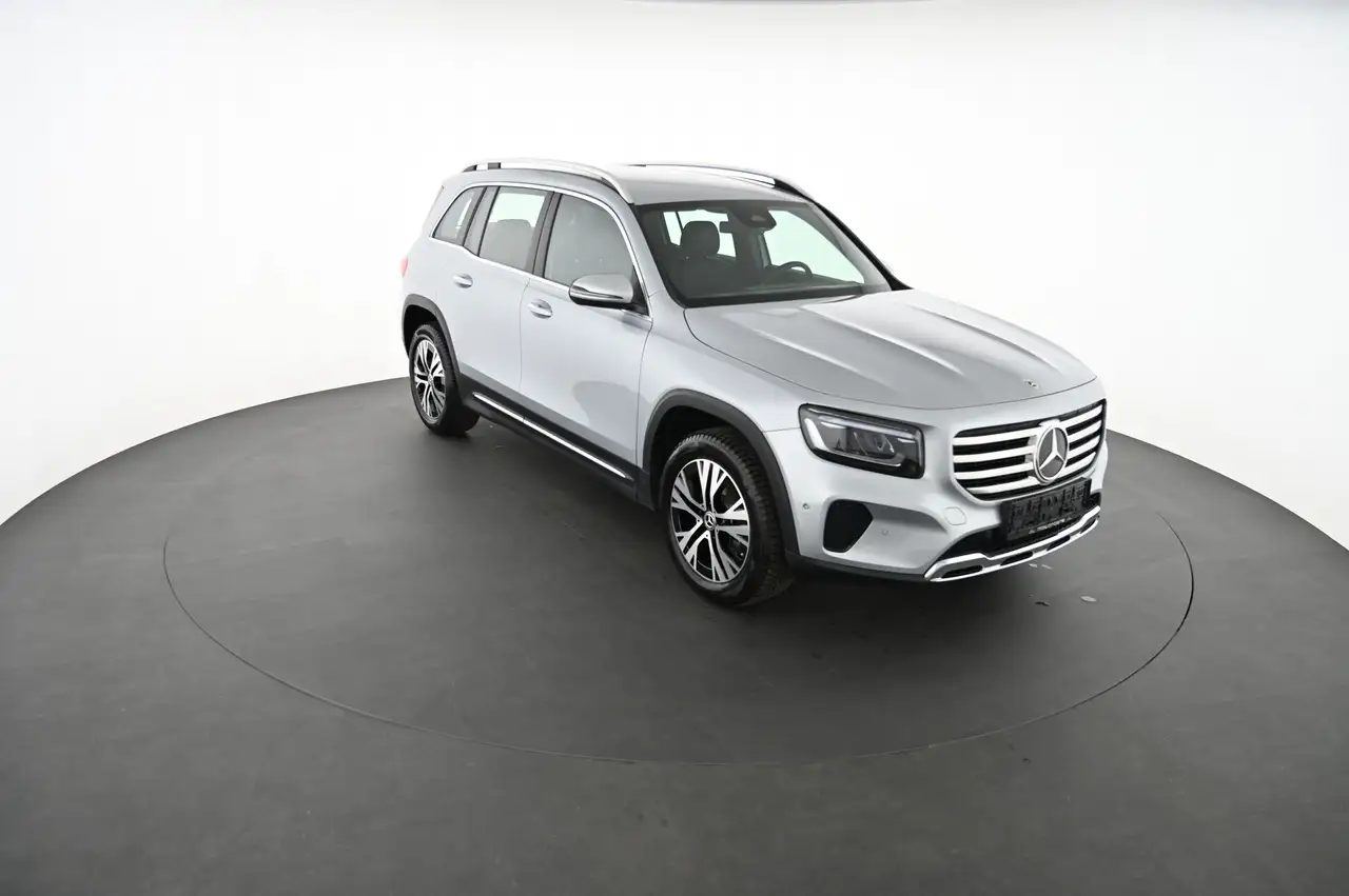Mercedes-Benz GLB 200 10