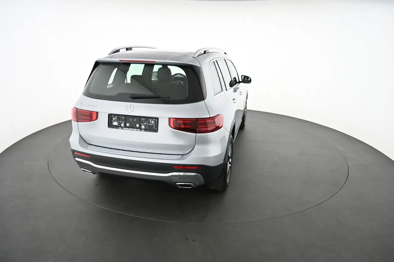 Mercedes-Benz GLB 200 12