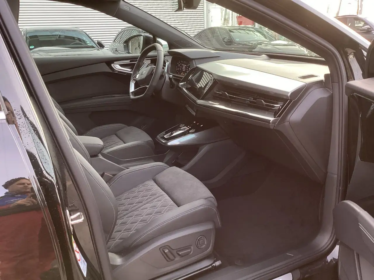 Audi Q4 15