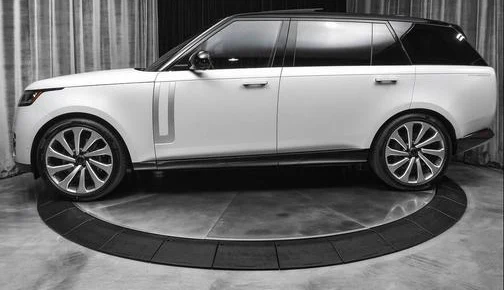Land Rover Range Rover P530 Autobiography LWB 7 Seater Rear Entertainment Cold Climate Pack фото 3