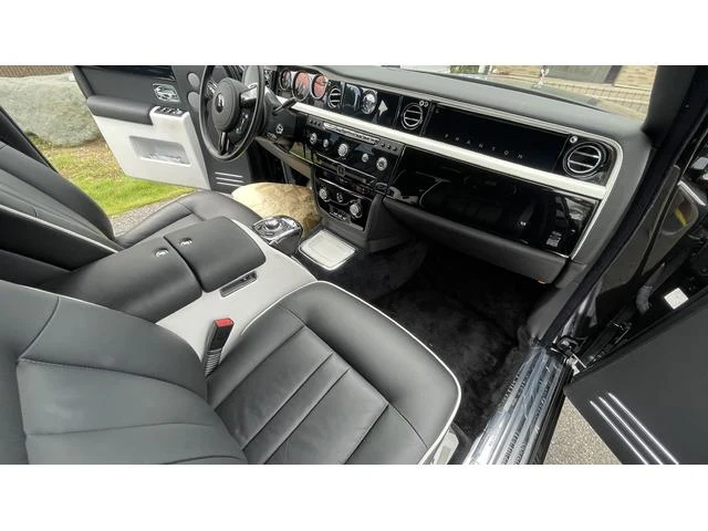 Rolls-Royce PHANTOM 29