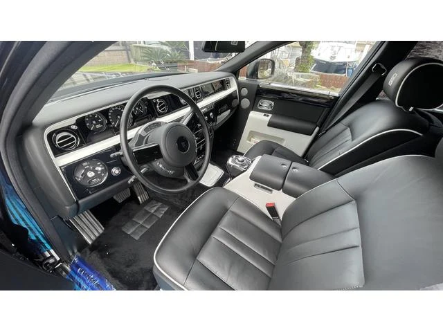 Rolls-Royce PHANTOM 30