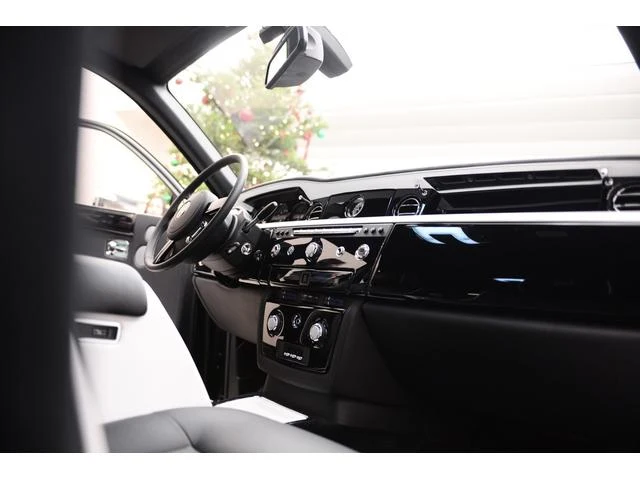 Rolls-Royce PHANTOM 23