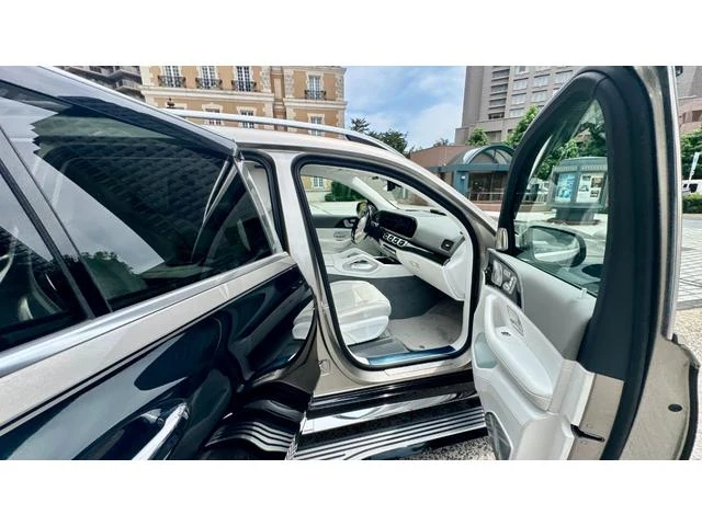 MERCEDES MAYBACH GLS 8