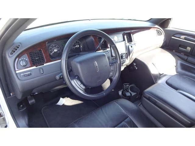 Lincoln LIMOUSINE 12