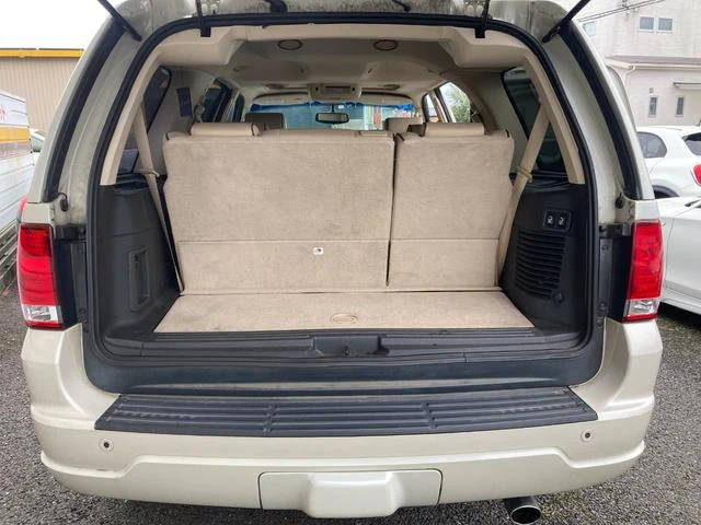 Lincoln NAVIGATOR 28