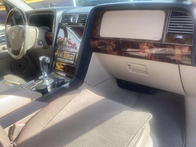 Lincoln NAVIGATOR 23