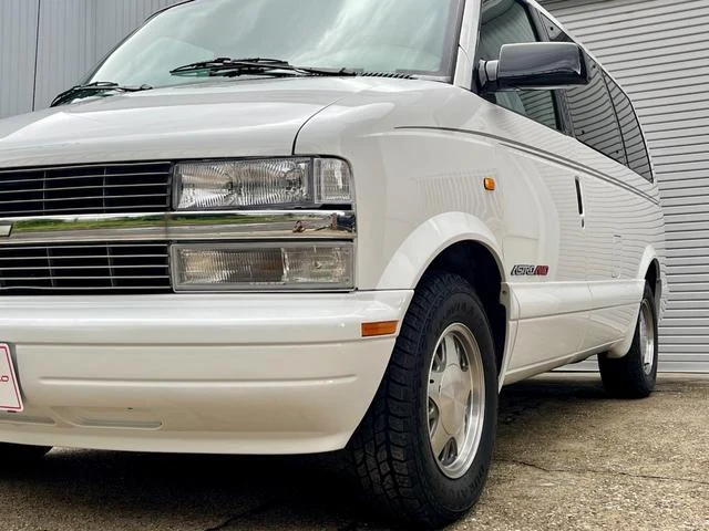 Chevrolet ASTRO 25