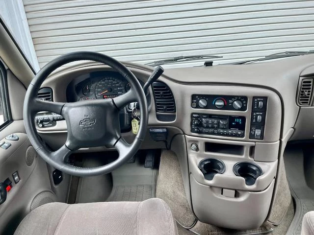Chevrolet ASTRO 43