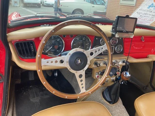 Triumph TR-4 22