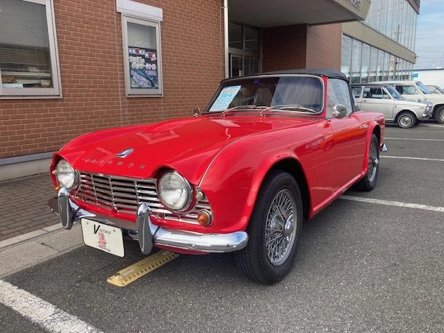 Triumph TR-4 5