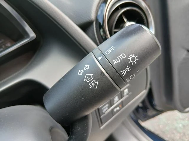 Mazda DEMIO 19