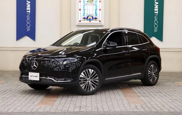 MERCEDES BENZ EQA