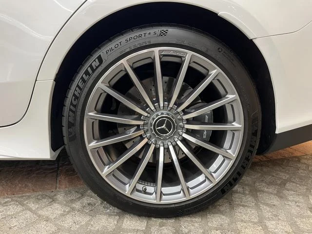 MERCEDES AMG GT 52